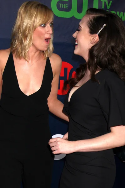 Beth Behrs, Kat Dennings — Stok fotoğraf