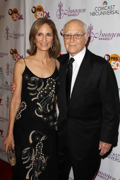 Helen Hernandez, Norman Lear — Photo