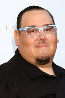 LOS ANGELES - 3 Ekim 2021 'de George Lopez Vakfı' nda Momo Rodriguez, Baltaire Restoranı 'nda 14.