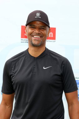LOS ANGELES - OCT 4: Dondre Whitfield, George Lopez Vakfı 14. Ünlü Golf Klasiği Lakeside Golf Sahası 4 Ekim 2021 'de Toluca Gölü, CA