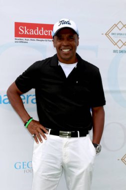 LOS ANGELES - 4 Ekim 2021 'de Toluca Gölü, CA' da George Lopez Vakfı 14. Ünlüler Golf Sahası 'nda Sugar Ray Leonard