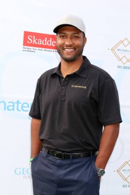 LOS ANGELES - 4 Ekim 2021 'de Toluca Gölü, CA' da George Lopez Vakfı 14. Ünlü Golf Klasiği 'nin sponsorluğunu üstlendi.