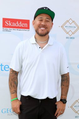 LOS ANGELES - 4 Ekim 2021 'de George Lopez Vakfı' nda Lakeside Golf Sahasında 14. Ünlü Golf Klasiği 'nde top oynuyordu.