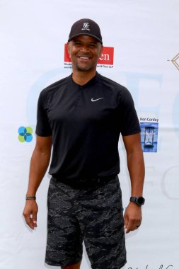 LOS ANGELES - OCT 4: Dondre Whitfield, George Lopez Vakfı 14. Ünlü Golf Klasiği Lakeside Golf Sahası 4 Ekim 2021 'de Toluca Gölü, CA