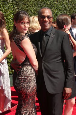 Nora Chavooshian, Claire Grant