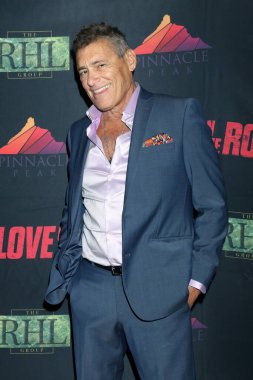 LOS ANGELES - 13 Ekim 2021 'de Los Angeles, CA' da bulunan Universal Hilton Oteli 'nde Steven Bauer Rock Screening' de ve Kira Reed Lorsch 'un doğum günü kutlamasında