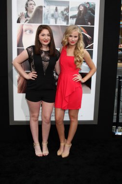Emma Kenney, Danika Yarosh