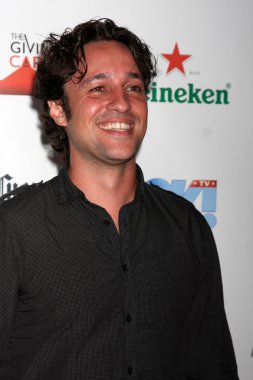 Thomas Ian Nicholas