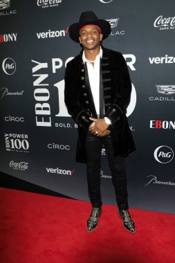 LOS ANGELES - 23 Ekim 2021 'de Beverly Hilton Otel' de 2021 Ebony Power 100 'de Jimmie Allen,