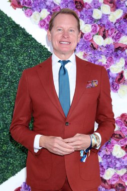 Del Mar - 6 Kasım 2021 'de Del Mar Hipodromu' ndaki 2021 Yetiştiriciler Kupası 'nda Carson Kressley