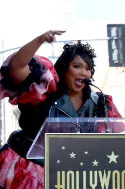 LOS ANGELES - 8 Kasım 2021 'de Los Angeles, CA' da Missy Elliott Star Töreni 'nde Lizzo