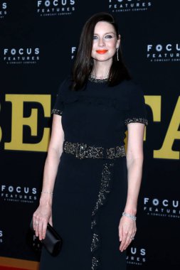 LOS ANGELES - 8 Kasım 2021 'de Los Angeles, CA' da Akademi Sinema Müzesi 'ndeki Belfast Premiere' de Caitriona Balfe