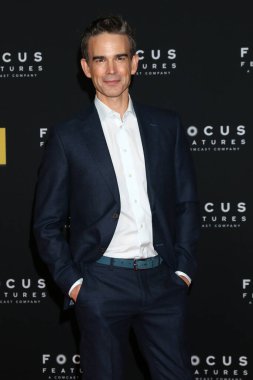LOS ANGELES - 8 Kasım 2021 'de Los Angeles' taki Belfast Film Müzesi 'nde Christopher Gorham