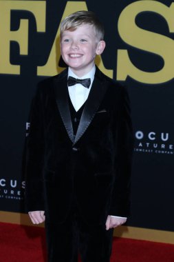 LOS ANGELES - 8 Kasım 2021 'de Los Angeles' taki Belfast Film Müzesi 'nde Jude Hill' in galası