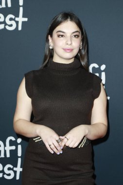 LOS ANGELES - 10 Kasım 2021 'de Isabella Gomez - 10 Kasım 2021' de Los Angeles, CA 'da TCL Çin Tiyatrosu' nun açılış gecesi galası 