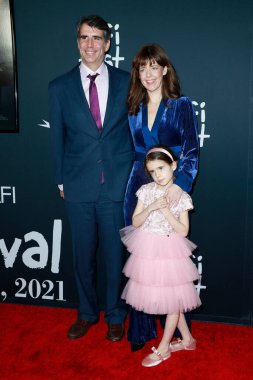 LOS ANGELES - 10 Kasım 2021 'deki Alice Brooks ailesi - 10 Kasım 2021' de Los Angeles, CA 'da TCL Çin Tiyatrosu' ndaki Gala 