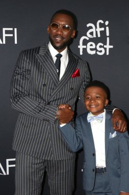 LOS ANGELES - 12 Kasım 2021 Mahershala Ali, Dax Rey AFI Fest 'te Kuğu Şarkısı Premiere TCL Çin Tiyatrosu IMAX' ta 12 Kasım 2021 'de