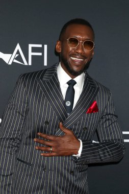 LOS ANGELES - 12 Kasım, Mahershala Ali AFI Fest 'te Kuğu Şarkısı Premiere TCL Çin Tiyatrosu IMAX' ta 12 Kasım 2021 'de, CA