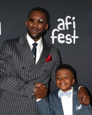 LOS ANGELES - 12 Kasım 2021 Mahershala Ali, Dax Rey AFI Fest 'te Kuğu Şarkısı Premiere TCL Çin Tiyatrosu IMAX' ta 12 Kasım 2021 'de