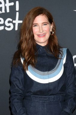 LOS ANGELES - 11 Kasım 2021, Kathryn Hahn AFI Fest 'te - The Power of The Dog LA Premiere at TCL Chinese Theater IMAX 11 Kasım 2021, Los Angeles, CA