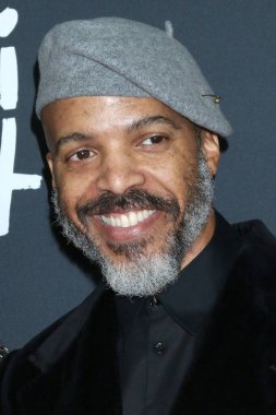 LOS ANGELES - 13 Kasım 2021 'de Los Angeles, CA' da TCL Çin Tiyatrosu 'nda yaralanmış prömiyer