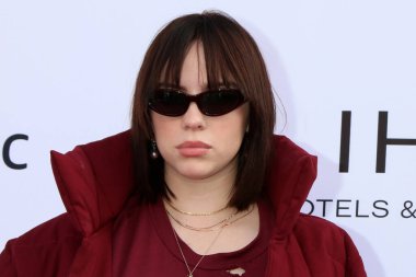 LOS ANGELES - 4 Aralık 2021 Variety 2021 'de Billie Eilish Şehir Marketi Sosyal Konutları' nda 4 Aralık 2021 'de