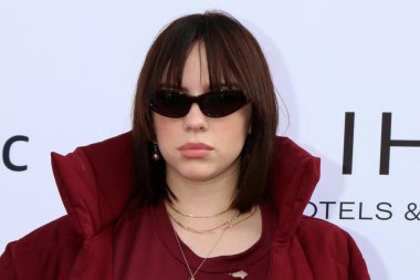 LOS ANGELES - 4 Aralık 2021 Variety 2021 'de Billie Eilish Şehir Marketi Sosyal Konutları' nda 4 Aralık 2021 'de