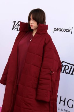 LOS ANGELES - 4 Aralık 2021 Variety 2021 'de Billie Eilish Şehir Marketi Sosyal Konutları' nda 4 Aralık 2021 'de