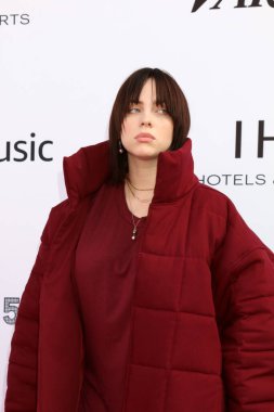 LOS ANGELES - 4 Aralık 2021 Variety 2021 'de Billie Eilish Şehir Marketi Sosyal Konutları' nda 4 Aralık 2021 'de