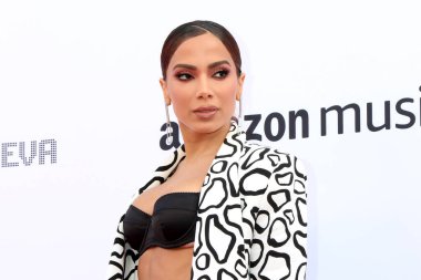 LOS ANGELES - 4 Aralık 2021 Variety 'deki Anitta Müzik Yapımcıları Brunch Peacock ve Kız LS5EVA tarafından 4 Aralık 2021' de Los Angeles, CA 'da sunuldu.