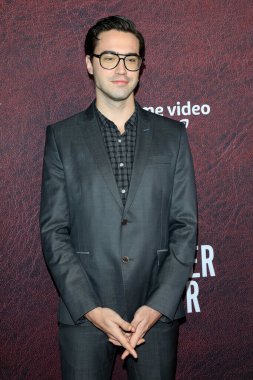 LOS ANGELES - 12 Aralık 2021 'de TCL Çin Tiyatrosu' ndaki The Tender Bar Premiere 'de Ryan McCartan