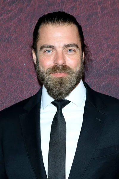 LOS ANGELES - 12 Aralık 2021 'de TCL Çin Tiyatrosu' ndaki The Tender Bar Premiere 'de Matthew Delamater