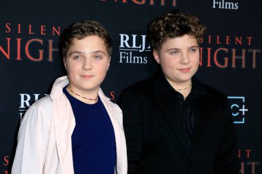 Hardy Griffin Davis, Gilby Griffin Davis, 30 Kasım 2021 'de Los Angeles, Los Angeles' taki Sessiz Gece Özel Gösterimi 'nde.