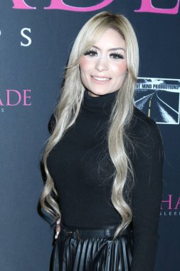 LOS ANGELES - 7 Ocak 2022 'de Los Angeles' ta, Regal LA 'deki İtüzümü' nün galasında Sabrina Ann Frontino