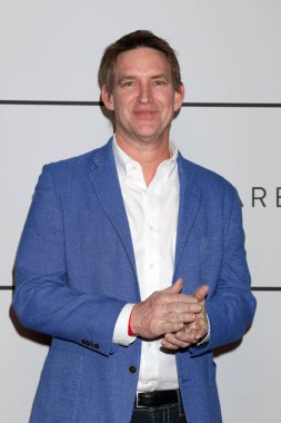 LOS ANGELES - 9 Şubat 2022 'de Los Angeles, CA' da bulunan Los Angeles Akademisi 'nde düzenlenen United Vets and Players Charity Super Bowl Açılış Gecesi Yardım Gecesi' nde Rob Floyd.