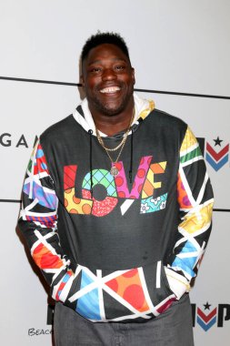 LOS ANGELES - 9 Şubat 2022 'de Los Angeles, CA' da bulunan Academy LA Gece Kulübü 'nde Warren Sapp, Birleşik Veterinerler ve Oyuncular Derneği Super Bowl Yardım Gecesi' nde.