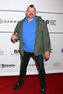 LOS ANGELES - 9 Şubat 2022 'de Los Angeles, CA' da Chuck Liddell, Los Angeles 'ta bulunan Academy LA Nightclub' taki Birleşik Veterinerler ve Oyuncular Derneği Super Bowl Yardım Gecesi 'nde.
