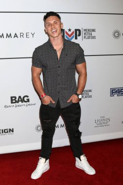 LOS ANGELES - 9 Şubat 2022 'de Los Angeles, CA' da bulunan Academy LA Gece Kulübü 'nde düzenlenen Birleşik Veterinerler ve Oyuncular Derneği Super Bowl Yardım Gecesi' nde Christian Flenor