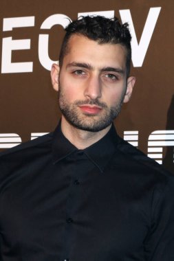 DIRECTV 'den Lee Petropoulas 12 Şubat 2022' de San Pedro Caddesi 'ndeki Maxim Electric Nights' ı sunar.