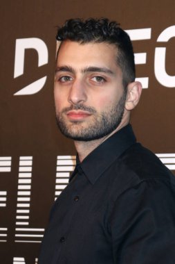 DIRECTV 'den Lee Petropoulas 12 Şubat 2022' de San Pedro Caddesi 'ndeki Maxim Electric Nights' ı sunar.