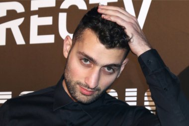 DIRECTV 'den Lee Petropoulas 12 Şubat 2022' de San Pedro Caddesi 'ndeki Maxim Electric Nights' ı sunar.