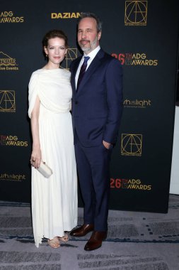 Tanya Lapointe, Denis Villeneuve 5 Mart 2022 'de Los Angeles' ta Intercontinental Los Angeles 'ta 26. Sanat Yönetmenleri Birliği Ödülleri' nde.