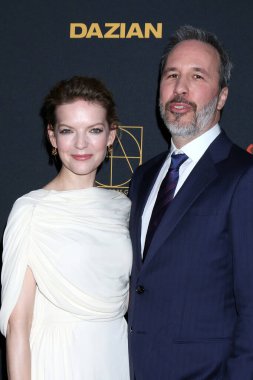 Tanya Lapointe, Denis Villeneuve 5 Mart 2022 'de Los Angeles' ta Intercontinental Los Angeles 'ta 26. Sanat Yönetmenleri Birliği Ödülleri' nde.