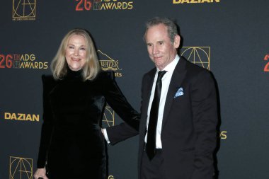 Catherine O Hara, Bo Welch 5 Mart 2022 'de Los Angeles' ta Intercontinental Los Angeles 'ta 26. Sanat Yönetmenleri Birliği Ödülleri' nde.