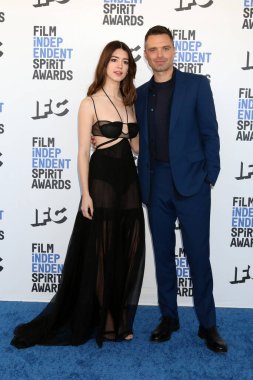 Daisy Edgar-Jones, Sebastian Stan, 6 Aralık 2022 'de Santa Monica Plajı' na gelen Bağımsız Ruh Ödülleri 'nde.