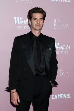 Andrew Garfield, Eli ve Edythe Broad Stage 'deki 24. Geleneksel Kostüm Tasarımcıları Birliği Ödülleri' nde 9 Mart 2022 'de Santa Monica, CA