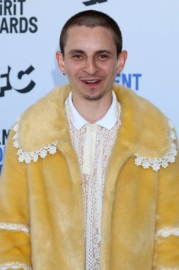 Moises Arias, 6 Mart 2022 'de Santa Monica Sahili' ne Bağımsız Ruh Ödülleri 'ne ulaştı.