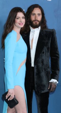 Anne Hathaway, Jared Leto 17 Mart 2022 'de Los Angeles' taki Akademi Müzesi 'ndeki Weashed Premiere' de.