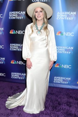 Kelsey Lamb, 21 Mart 2022 'de Los Angeles' taki Universal Back Lot 'ta Amerikan Şarkı Yarışması' nda Kırmızı Halı Şovu 'nda.