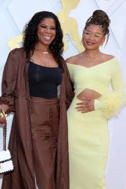 Robyn Simpson Reid, Storm Reid, ESSENCE 15. Yıldönümü Siyahi Kadınlar Hollywood Ödülleri 'nde 24 Mart 2022' de Beverly Wilshire Oteli, CA 